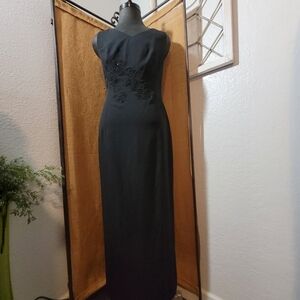 Maggy London Black Formal Maxi dress with Florar Embroidered & V-Back Sheer 12